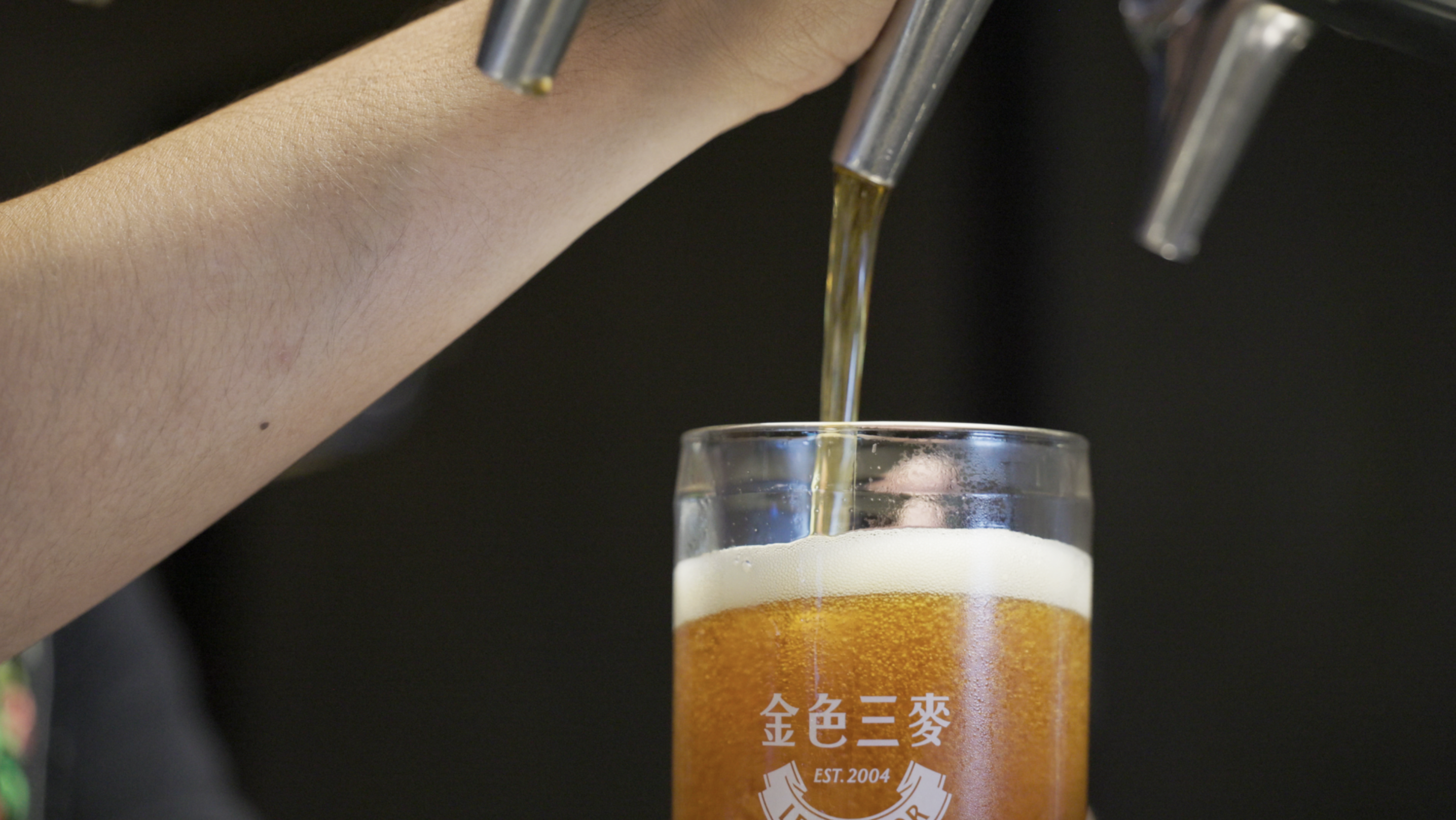 金色三麥以釀製販售精釀啤酒起家