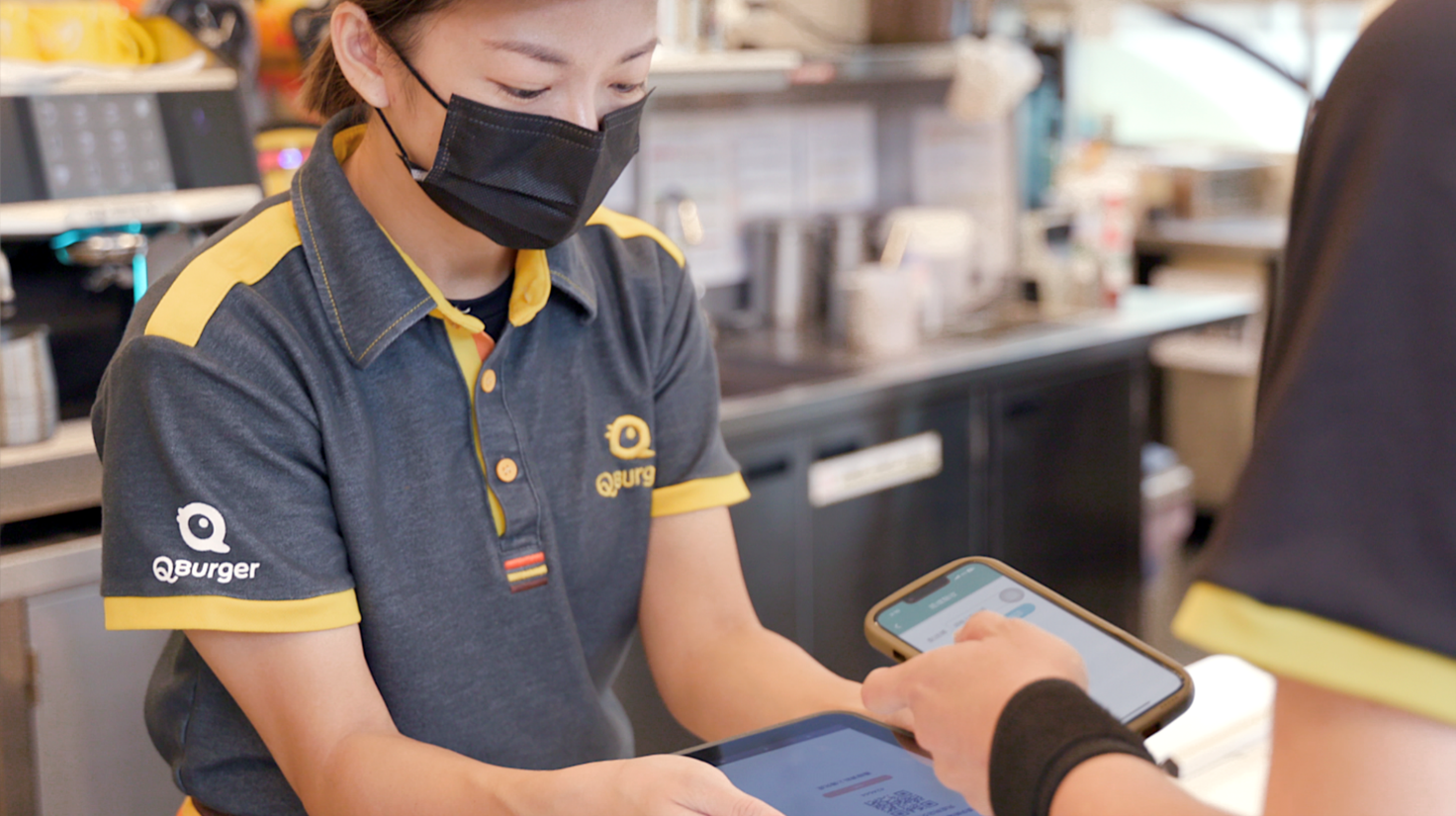 饗樂餐飲Q Burger在門店導入POS與APP系統除了提供標準化